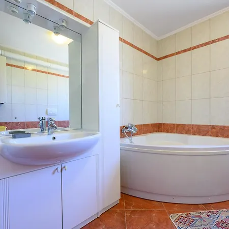 With Swimming Pool Casa Rossa Apartment Umag