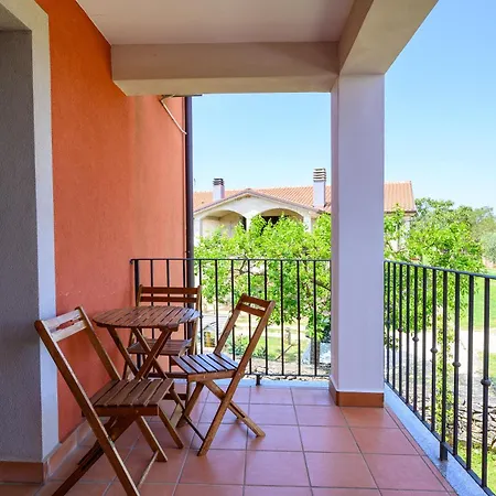 With Swimming Pool Casa Rossa Apartment *