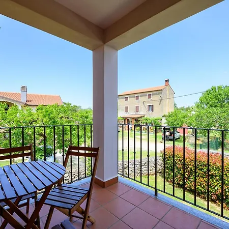 With Swimming Pool Casa Rossa Apartment *