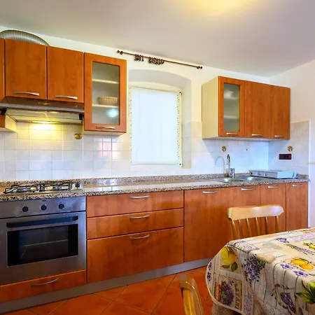 Apartment With Swimming Pool Casa Rossa *