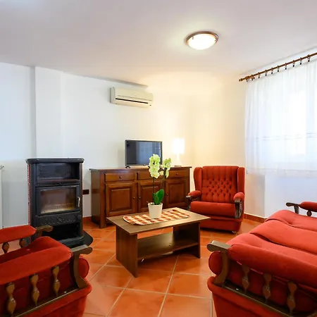 With Swimming Pool Casa Rossa * Umag