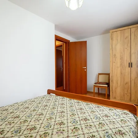 Apartment With Swimming Pool Casa Rossa *