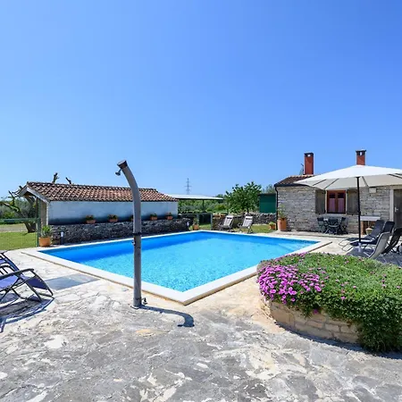 With Swimming Pool Casa Rossa