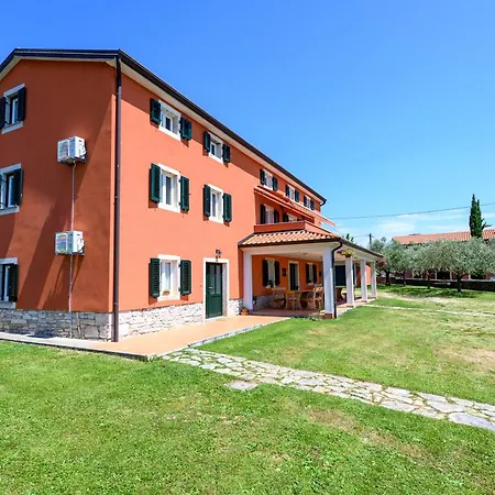 With Swimming Pool Casa Rossa * Umag
