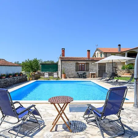 Apartment With Swimming Pool Casa Rossa