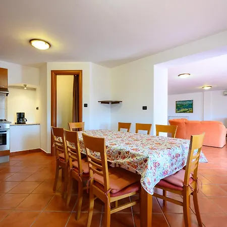 With Swimming Pool Casa Rossa Apartment Umag