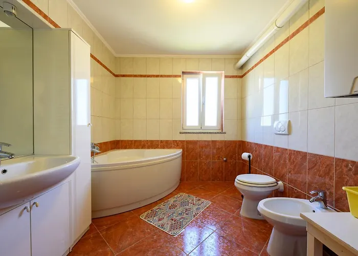 Apartman With Swimming Pool Casa Rossa