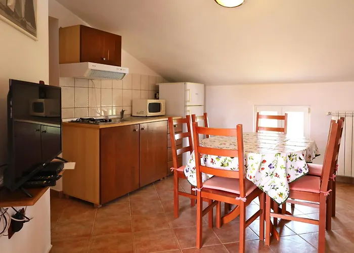 Apartman With Swimming Pool Casa Rossa *